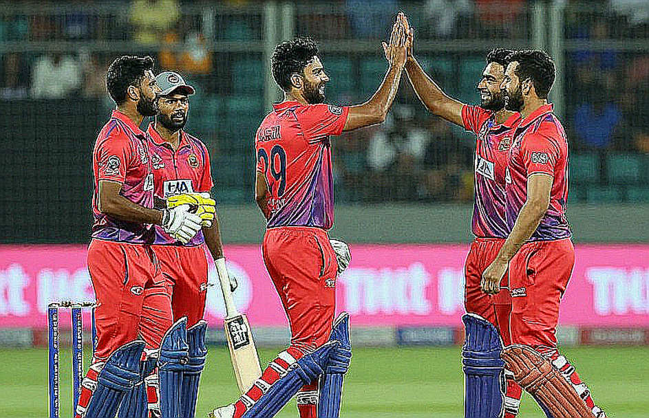 শাংহাইয়ের শেষ দুই টিকিট: LOUD আর T1, এবং একটি অসম ভূগোলের মানচিত্র